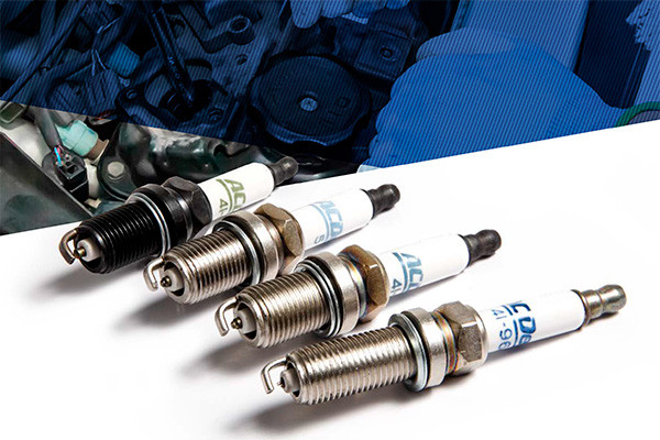 Spark Plugs Catalog: Issue 4.2 (1.8 MB)
