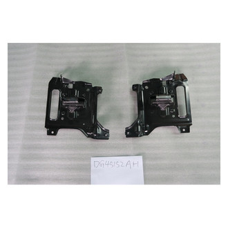 Alzare® - Front Driver and Passenger Side Bumper Bracket Set (CAPA Certified)