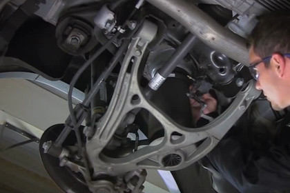 Arnott® - Rear Driver or Passenger Side Multi-ply Air Spring Installation