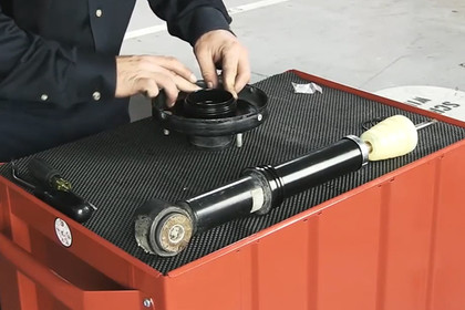 Arnott® - Rear Driver or Passenger Side Heavy Duty Air Spring Installation