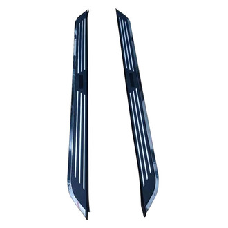 Black Horse® - 5.5" Pinnacle Series Black with Chrome Trim Running Boards