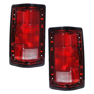 Eagle Eyes® - Driver and Passenger Side Replacement Tail Lights (Standard Line)