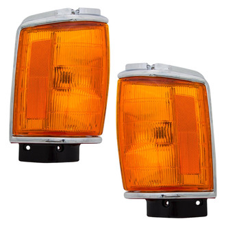 Eagle Eyes® - Driver Side Replacement Turn Signal/Corner Light Set (Standard Line)