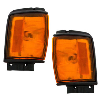 Eagle Eyes® - Driver Side Replacement Turn Signal/Corner Light Set (Standard Line)