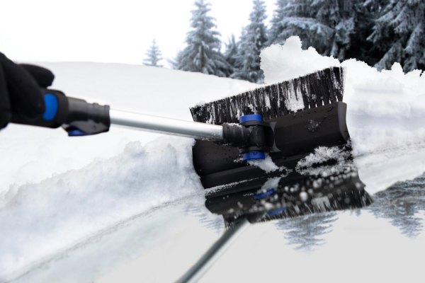 Hopkins Towing® - 60" Quick-Lock™ Pivoting Snowbroom