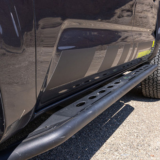 Ironman 4x4® - Raid Wheel-to-Wheel Black Side Steps