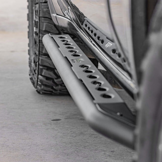 Ironman 4x4® - Raid Black Side Steps