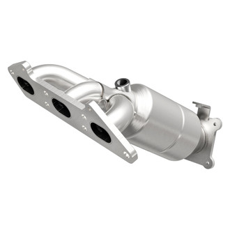 MagnaFlow® - OEM Grade Exhaust Manifold with Integrated Catalytic Converter