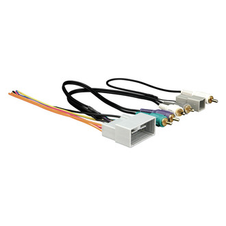 Metra® - Aftermarket Radio Wiring Harness with OEM Plug and Amplifier Integration