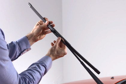 Mopar® - Wiper Blade Removal and Installation