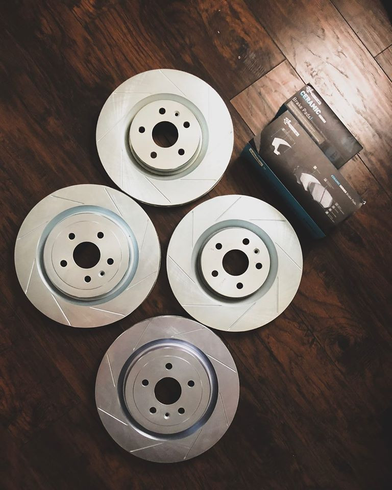 Slotted Discs with Ceramic Pads
