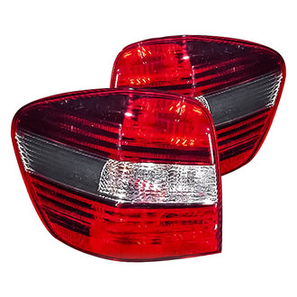 Replacement - Driver and Passenger Side Tail Light Set (Standard Line)
