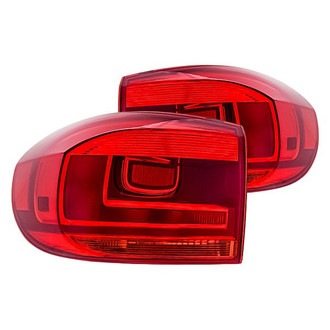 Replacement - Driver and Passenger Side Outer Tail Light Set (Standard Line)