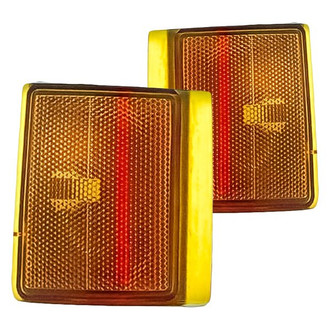 Replacement - Driver and Passenger Side Lower Side Marker Light Set (Standard Line)