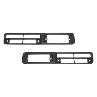 Sherman® - Front Driver and Passenger Side Fog Light Bezel Set (Value Line)