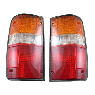 TRQ® - Driver Side Replacement Tail Lights