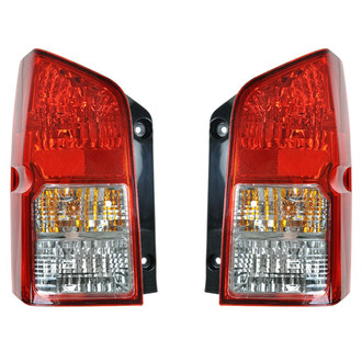 TRQ® - Driver and Passenger Side Replacement Tail Lights