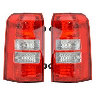 TRQ® - Driver and Passenger Side Replacement Tail Lights