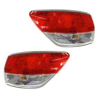 TRQ® - Driver and Passenger Side Outer Replacement Tail Lights