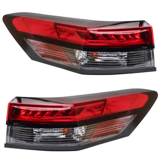 TRQ® - Driver and Passenger Side Outer Replacement Tail Lights