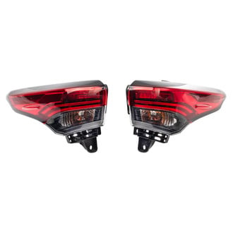 TRQ® - Driver and Passenger Side Outer Replacement Tail Lights