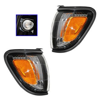 TRQ® - Driver and Passenger Side Replacement Turn Signal/Corner Lights
