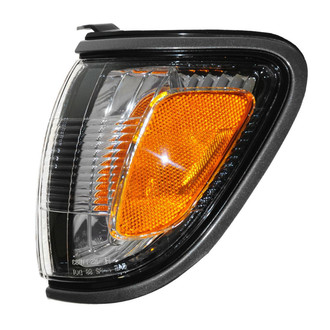 TRQ® - Driver Side Replacement Turn Signal/Corner Light