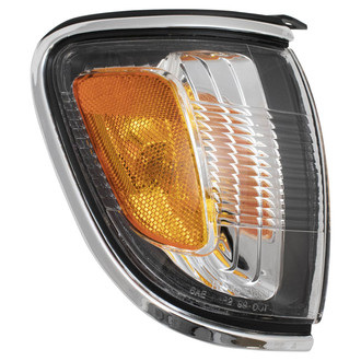 TRQ® - Passenger Side Replacement Turn Signal/Corner Light