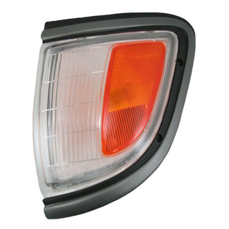 TRQ® - Driver Side Replacement Turn Signal/Corner Light