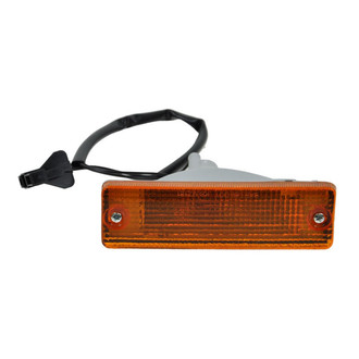 TRQ® - Driver or Passenger Side Replacement Turn Signal/Parking Light