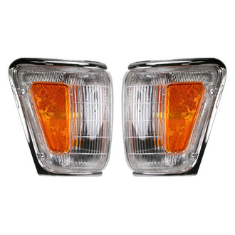 TRQ® - Driver and Passenger Side Replacement Turn Signal/Corner Lights