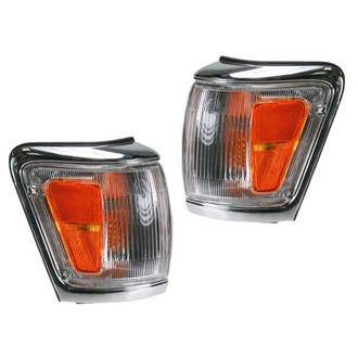 TRQ® - Driver and Passenger Side Replacement Turn Signal/Corner Lights