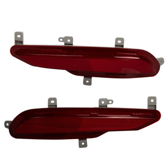 TRQ® - Rear Driver and Passenger Side Bumper Reflector Set