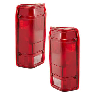 TYC® - Driver and Passenger Side Replacement Tail Lights (Standard Line)