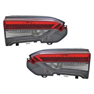TYC® - Driver and Passenger Side Inner Replacement Tail Lights (Standard Line)