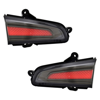 TYC® - Driver and Passenger Side Inner Replacement Tail Lights (Standard Line)