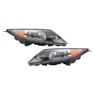 TYC® - Driver and Passenger Side Replacement Headlight Set (Standard Line)