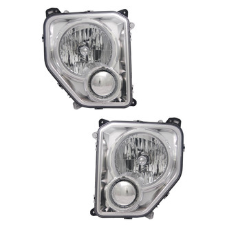 TYC® - Driver and Passenger Side Replacement Headlight Set (Standard Line)