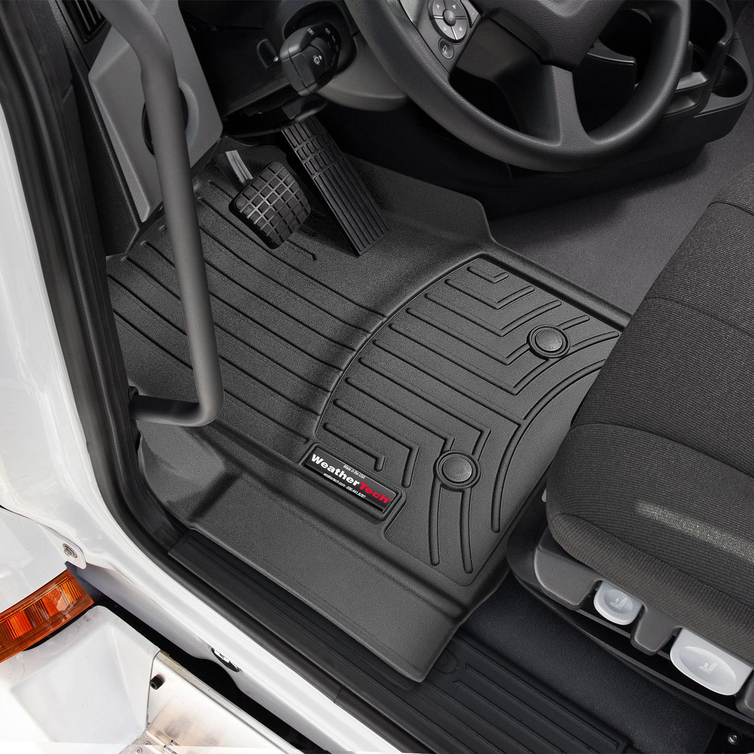 https://ic.truckid.com/weathertech/products/oncar/freightliner-cascadia-4416301v-21_0.jpg