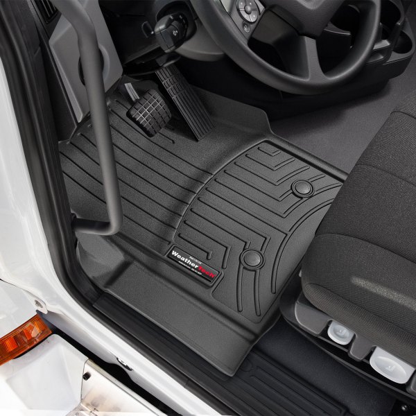https://ic.truckid.com/weathertech/products/oncar/freightliner-cascadia-4416301v-21_1.jpg